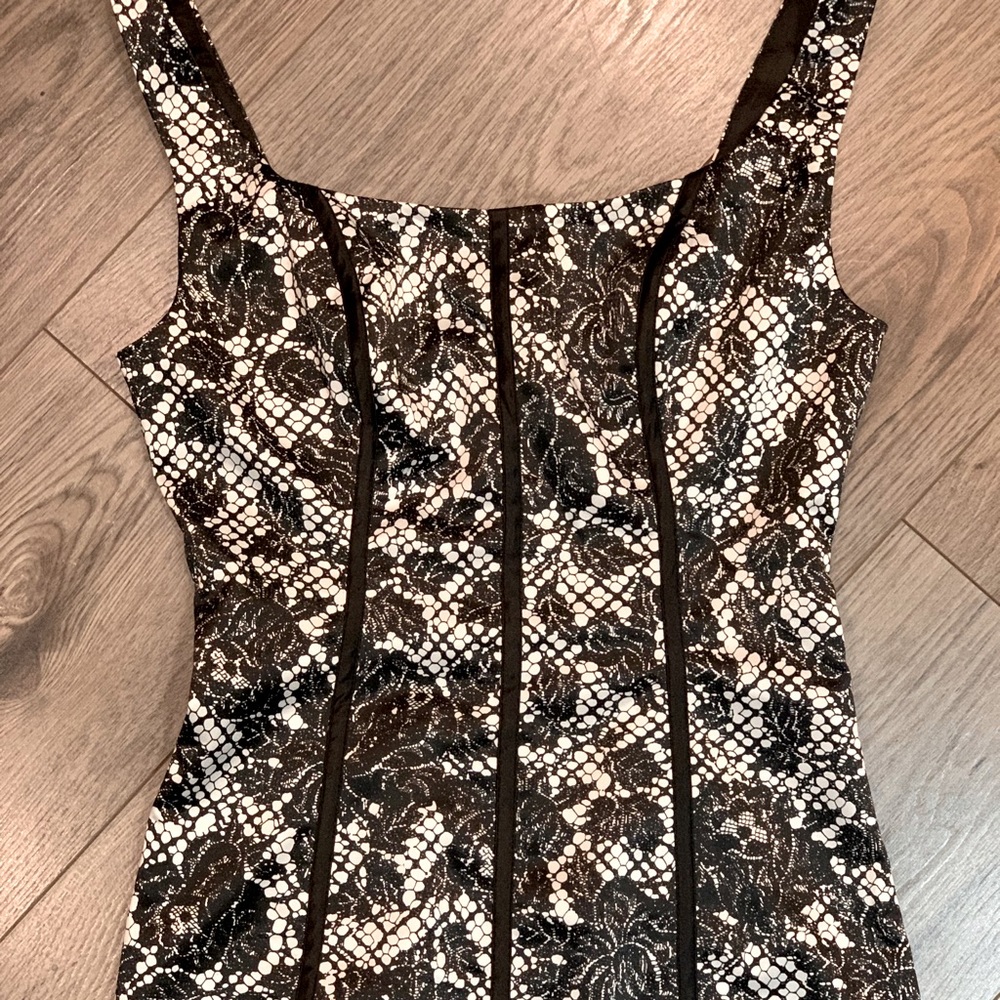 GUESS Tailored-fit with Corset Detail Dress - Picture 2 of 5